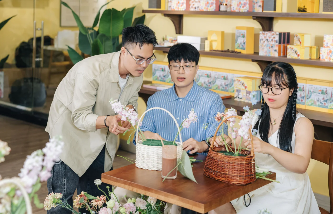 Basket of Blooms - hình 1